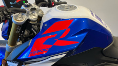 BMW F900 R